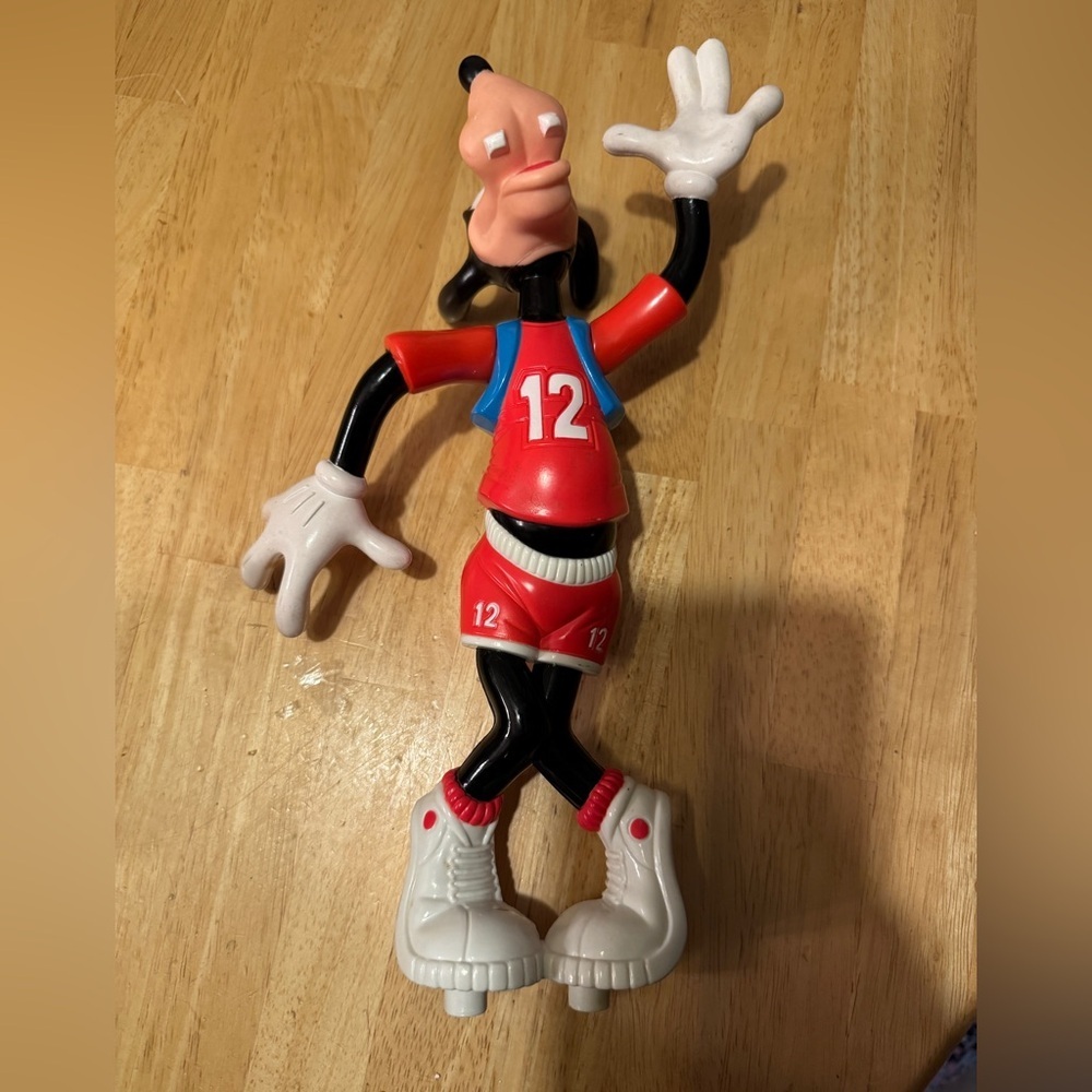 Vintage 1980s Arco Disney Goofy Basketball Figure 11" High